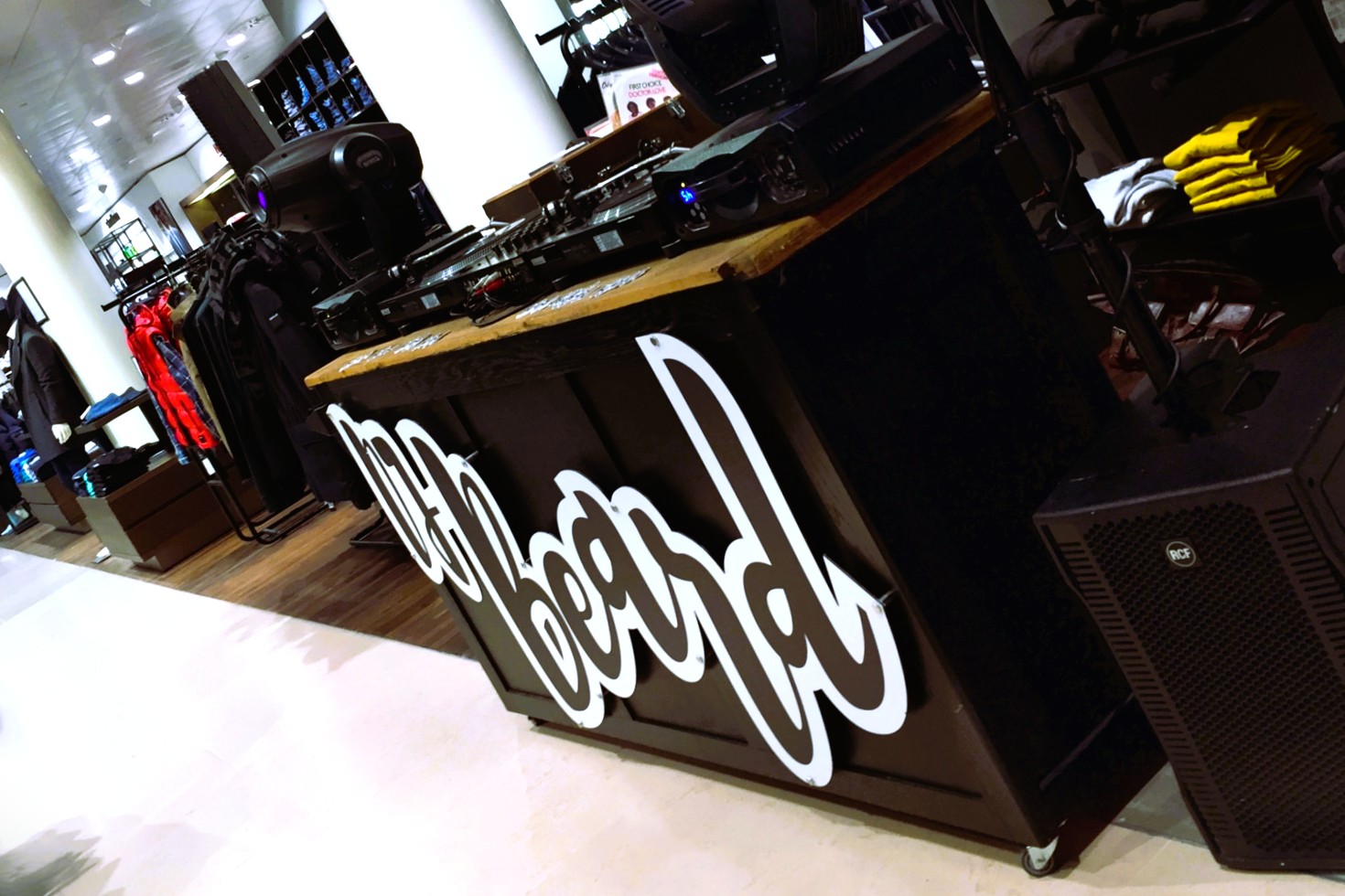 DJ Beard — 100% Vinyl DJ