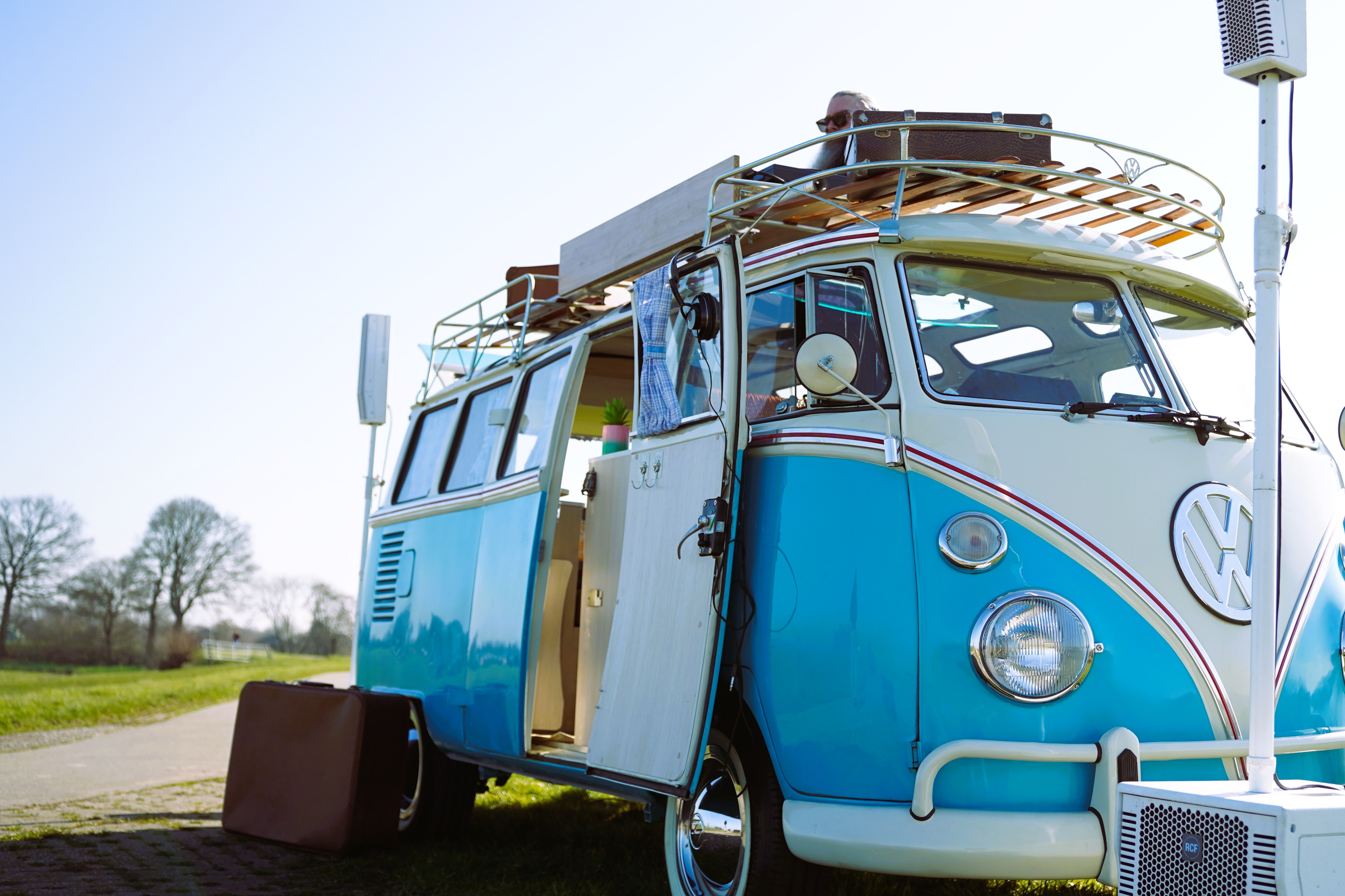 DJ Beard — 100% Vinyl DJ - Volkswagen T1 Transporter Oldtimer